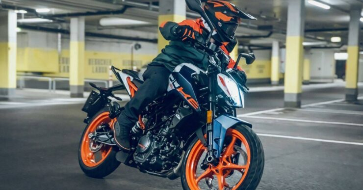 KTM 160 Duke Launched with 5-Inch TFT Display at Rs. 1.78 Lakh